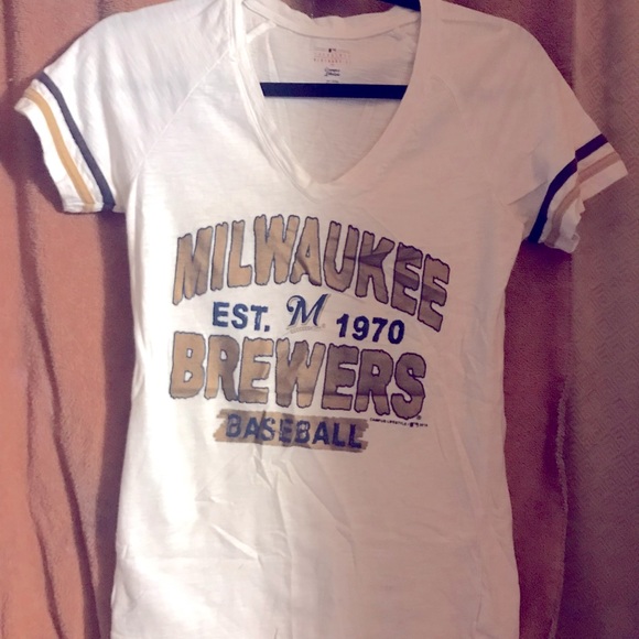 Small, fitted women’s Milwaukee Brewer’s T-Shirt - Picture 1 of 2